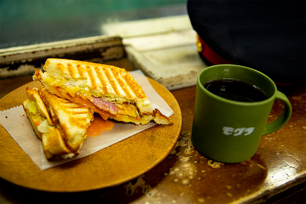Hot sandwich & original blend coffee
